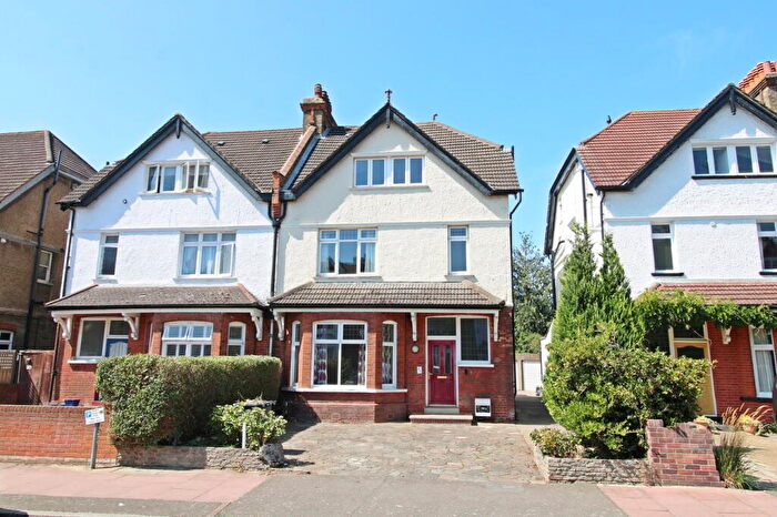 6 Bedroom Semi-Detached House For Sale In Queens Road, Beckenham, BR3