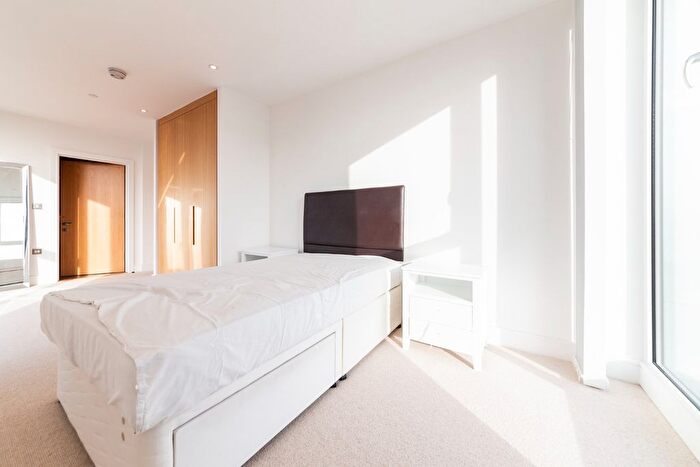 2 Bedroom Flat For Sale In Sovereign Tower, Emily Street, Canning Town, E16