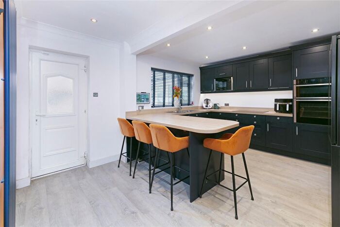 4 Bedroom Detached House For Sale In Burnby Lane, Pocklington, York, YO42