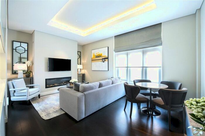 2 Bedroom Flat To Rent In Green Street, Mayfair, London, W1K
