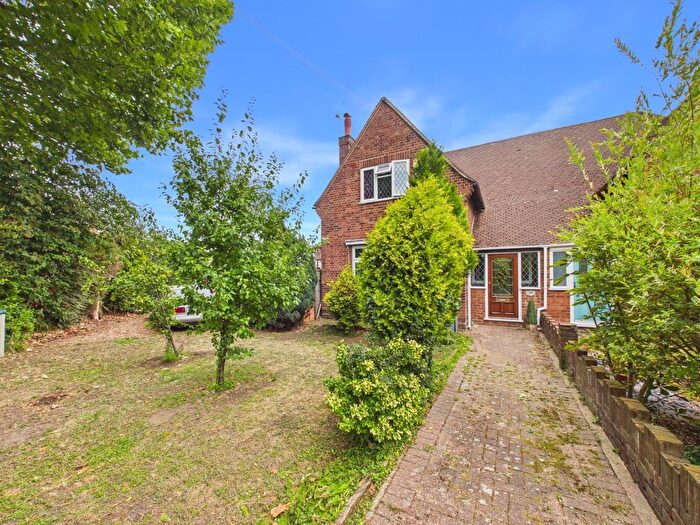 3 Bedroom Semi-Detached House For Sale In Queens Avenue, Feltham, TW13