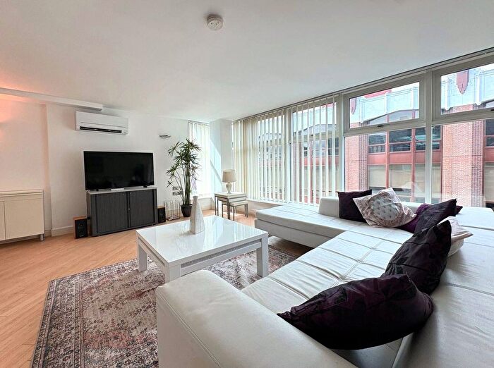 2 Bedroom Flat To Rent In Whitworth Street West, Manchester, Greater Manchester, M1