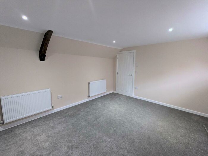 1 Bedroom Flat To Rent In High Street, Andover, SP10