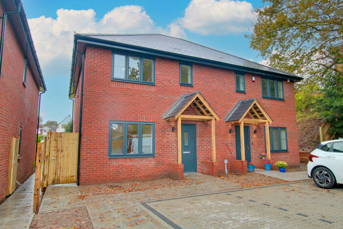 3 Bedroom Semi-Detached House To Rent In Mayfield Mews, Woolston, SO19