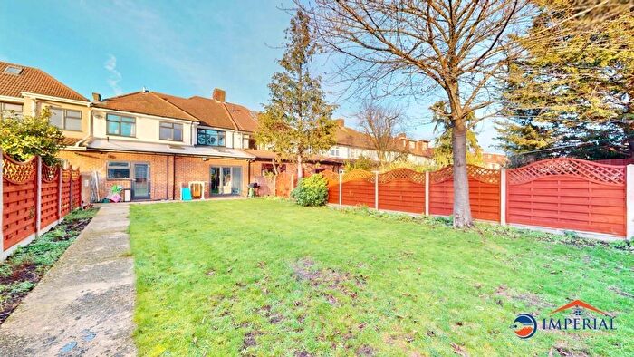 6 Bedroom Semi Detached House For Sale In Crosslands Avn, Southall, UB2