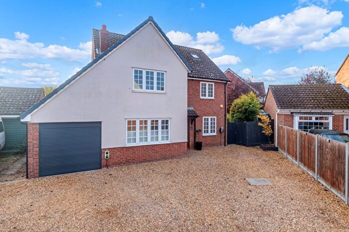 4 Bedroom Detached House For Sale In Cockhall Close, Litlington, SG8