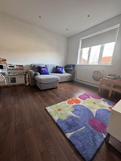 2 Bedroom Property To Rent In Woodstock Way, Mitcham, CR4