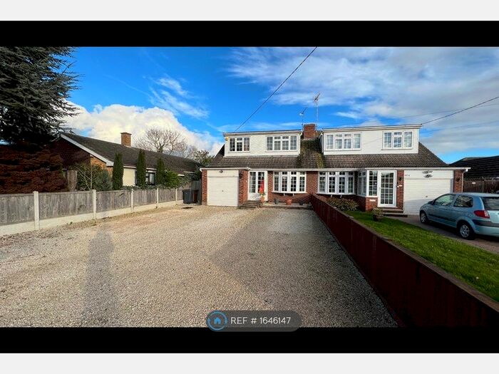4 Bedroom Semi-Detached House To Rent In Hullbridge Road, South Woodham Ferrers, Chelmsford, CM3
