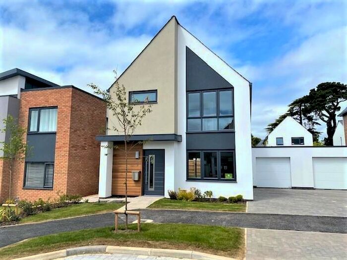 3 Bedroom Link Detached House To Rent In Holland Park, Topsham, Exeter, EX2