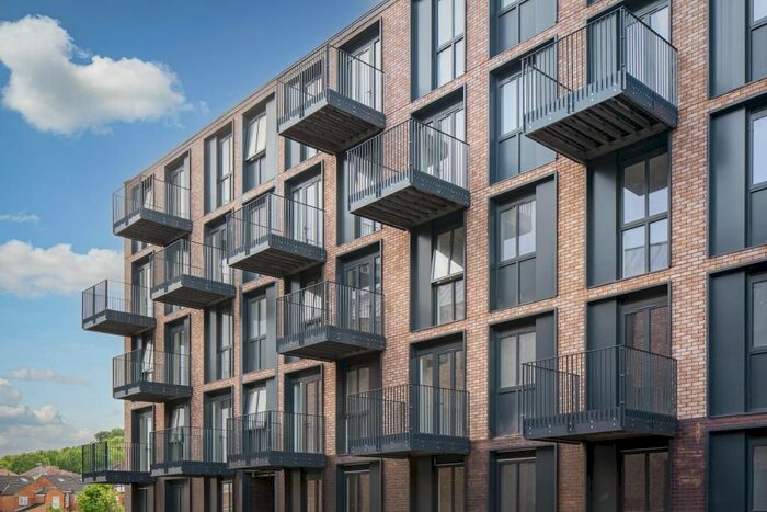 Studio To Rent In High Wycombe, Buckinghamshire, HP11