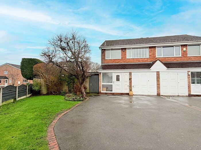 3 Bedroom Semi Detached House For Sale In Heath Rise, Birmingham, B14