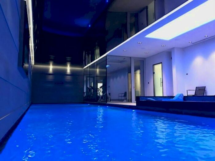 5 Bedroom Detached House To Rent In The Bishops Avenue, Hampstead Garden Suburb, N2