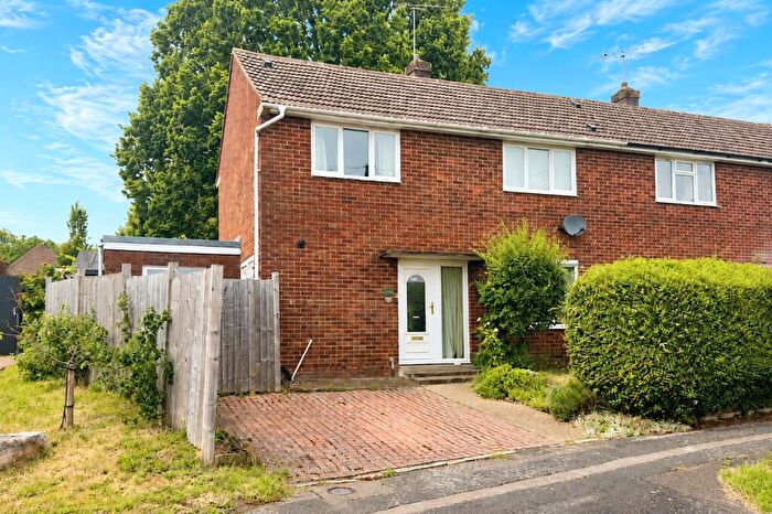 2 Bedroom Semi-Detached House For Sale In Field Road, Farnborough, Hampshire, GU14