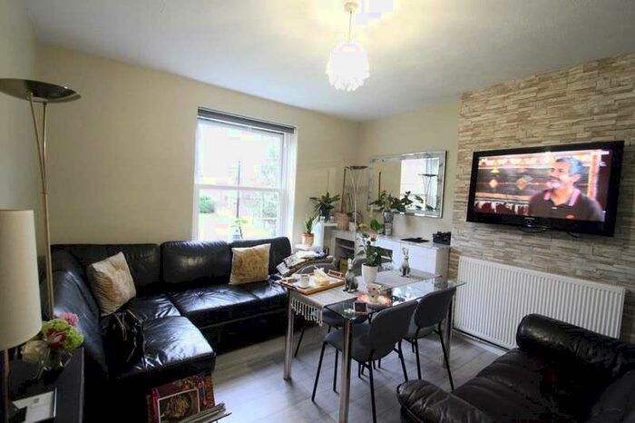 2 Bedroom Apartment To Rent In Loughborough Estate, Loughborough Rd, London, SW9