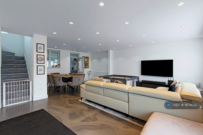 3 Bedroom Semi-Detached House To Rent In Charlbury Avenue, Stanmore, HA7