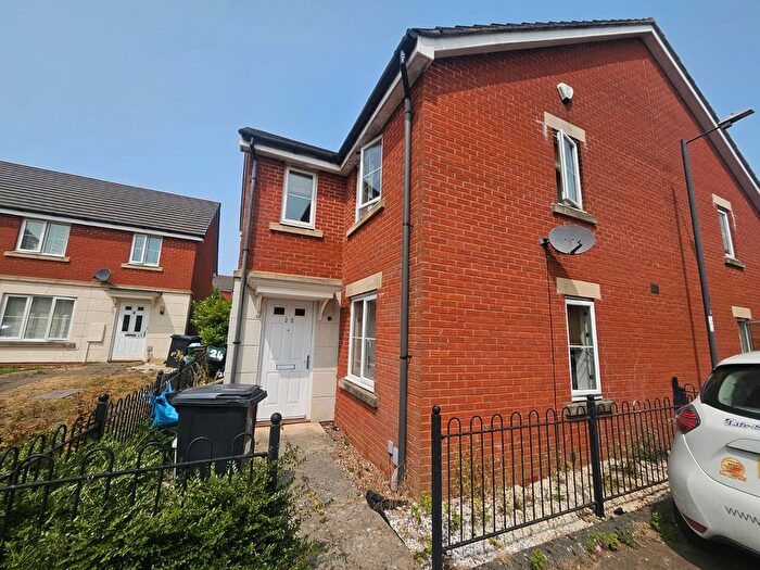2 Bedroom Terraced House To Rent In Ruskin Grove, Bristol, BS7