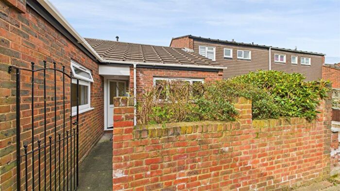 3 Bedroom Bungalow For Sale In Wheatcroft, Cheshunt, EN7