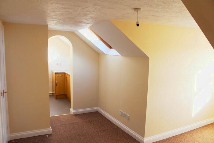 1 Bedroom Flat To Rent In Fore Street, Wellington TA21