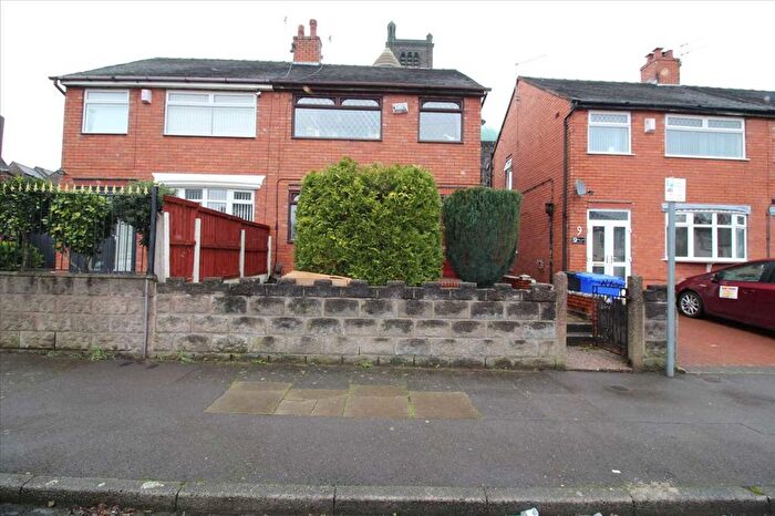 3 Bedroom Semi Detached House For Sale In St Chads Road, Tunstall, Stoke-On-Trent, ST6