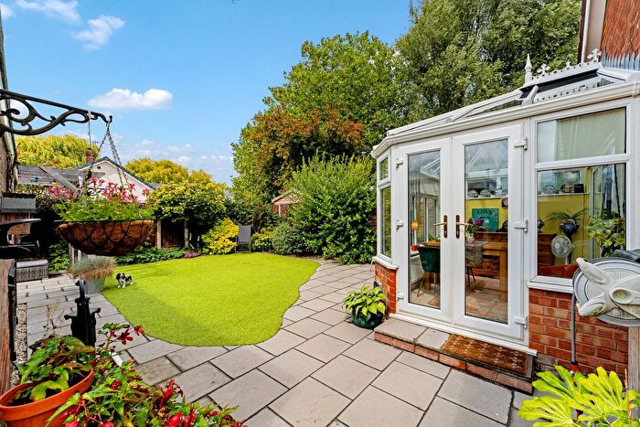 2 Bedroom Detached Bungalow For Sale In Minton Way, Widnes, WA8