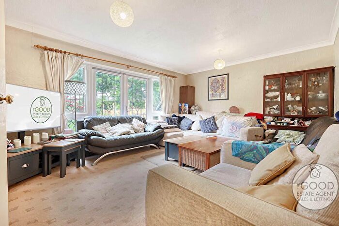 4 Bedroom Terraced House For Sale In Austen Close, Loughton, IG10