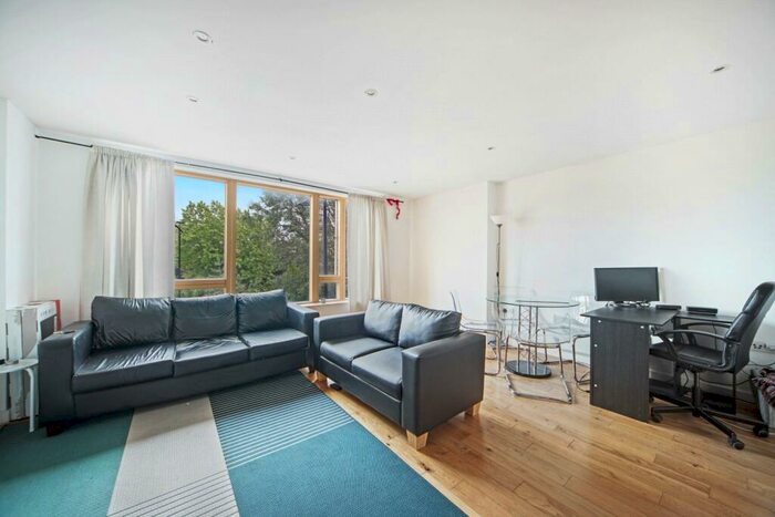 2 Bedroom Flat To Rent In York Way, Islington, N7