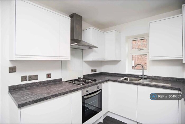 2 Bedroom Flat To Rent In Grange Road, Sutton, SM2