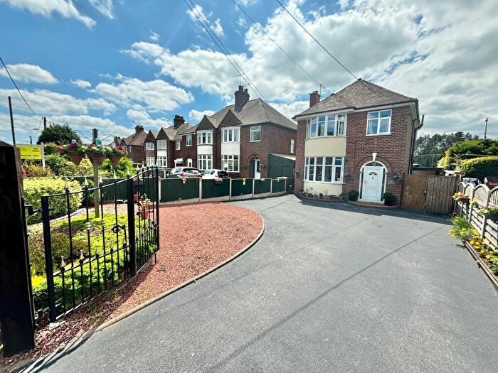 3 Bedroom Detached House For Sale In Creswell Grove, Stafford, ST18