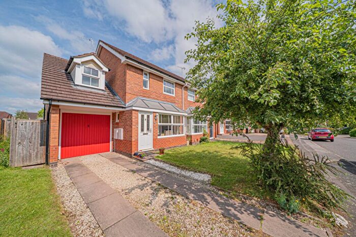 3 Bedroom Semi-Detached House For Sale In Winster Avenue, Dorridge, B93