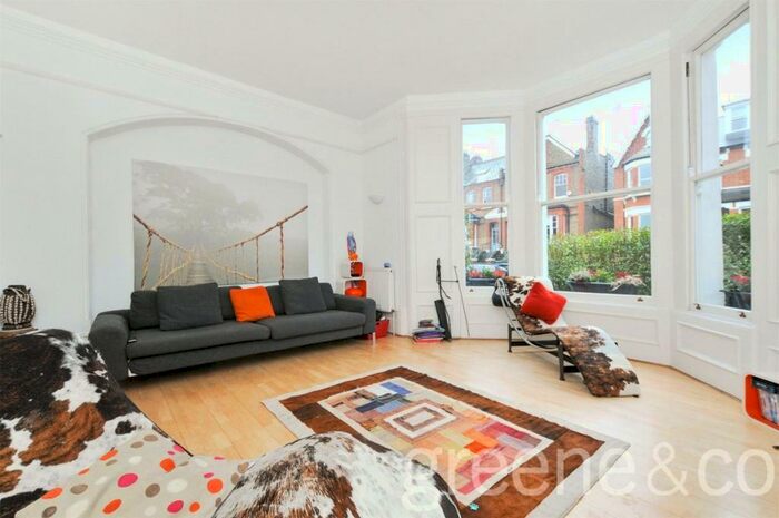 4 Bedroom End Of Terrace House To Rent In Ridge Road London, N8