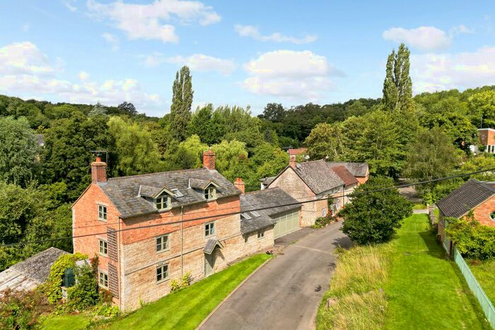 4 Bedroom Detached House For Sale In Combrook, Warwick, CV35