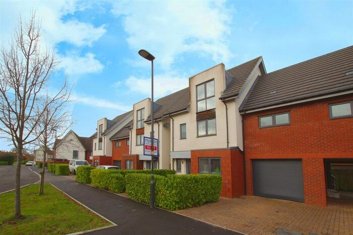 4 Bedroom Detached House To Rent In John Ruskin Road, Tadpole Garden Village, Swindon, SN25