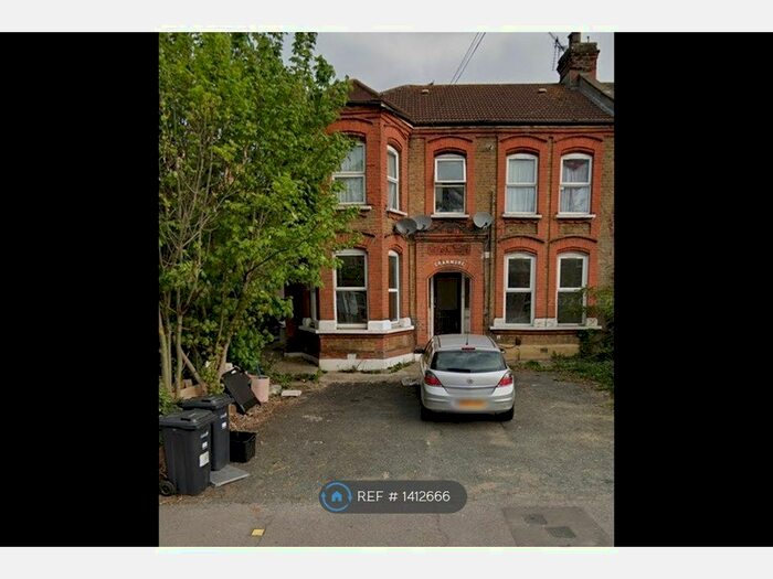 2 Bedroom Flat To Rent In York Road, Ilford, IG1