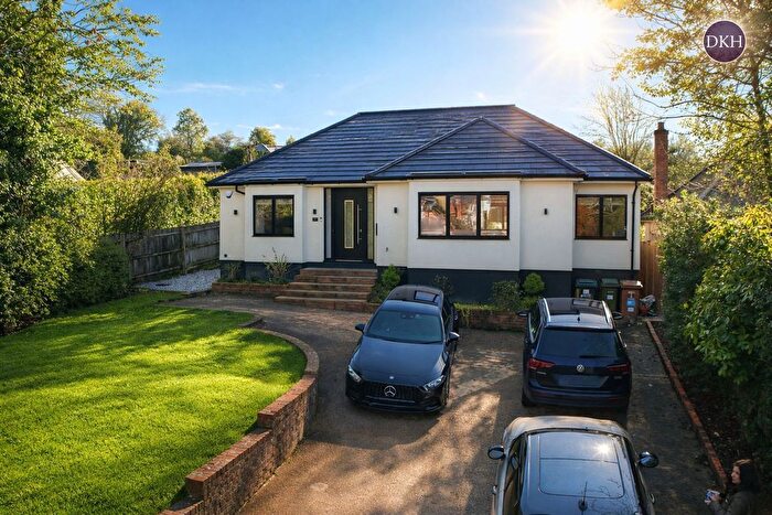 4 Bedroom Detached House For Sale In Harthall Lane, Kings Langley, Hertfordshire, WD4