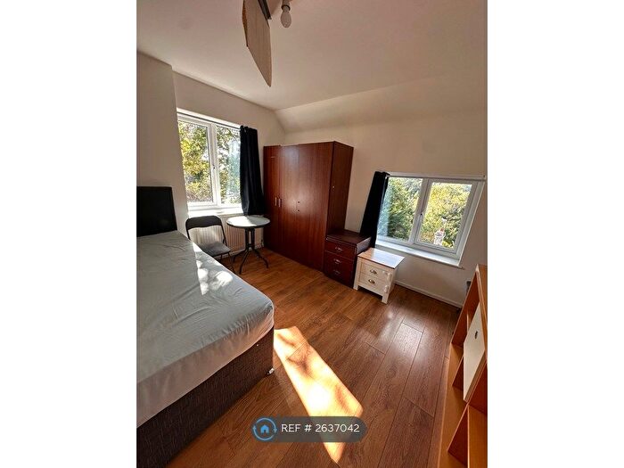 1 Bedroom Flat To Rent In Wimborne Road, Bournemouth, BH2