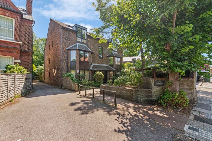 2 Bedroom Flat For Sale In Castelnau, Barnes, SW13