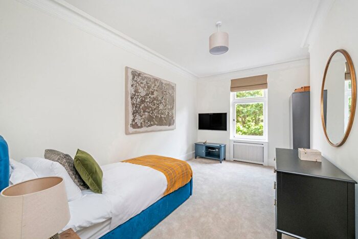 4 Bedroom Flat To Rent In Iverna Court, High Street Kensington, W8