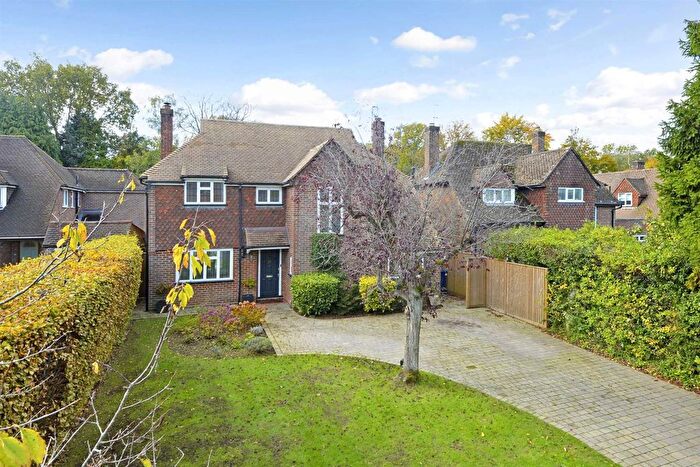 4 Bedroom Detached House For Sale In Linersh Wood Close, Bramley, Guildford, GU5