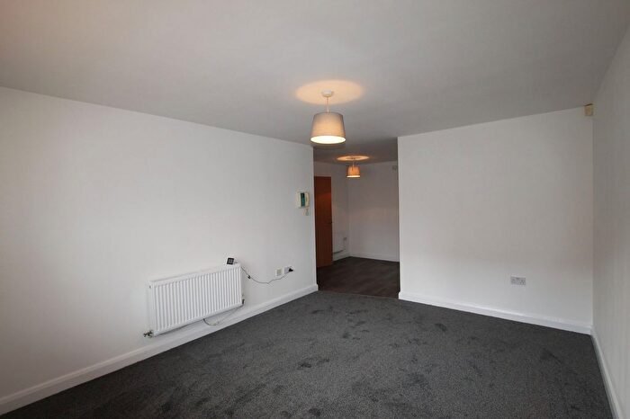 2 Bedroom Flat To Rent In Canberra Way, Rochdale, OL11