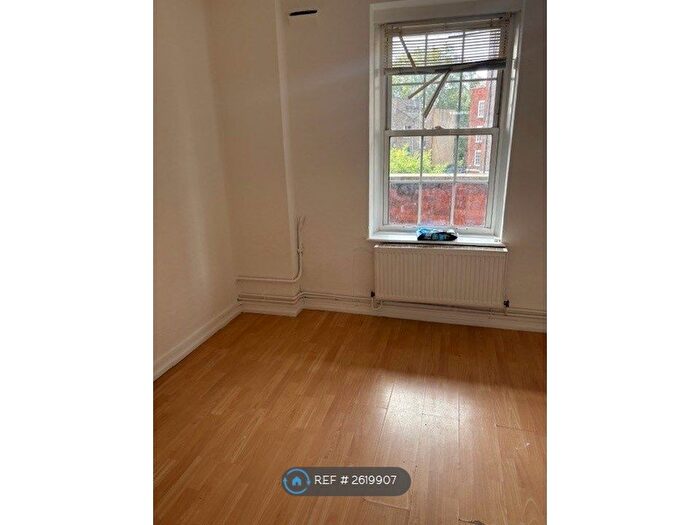 3 Bedroom Flat To Rent In Rugmere, London, NW1