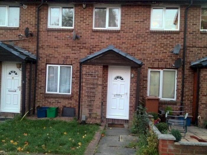 2 Bedroom Terraced House To Rent In Amanda Close, Chigwell, IG7