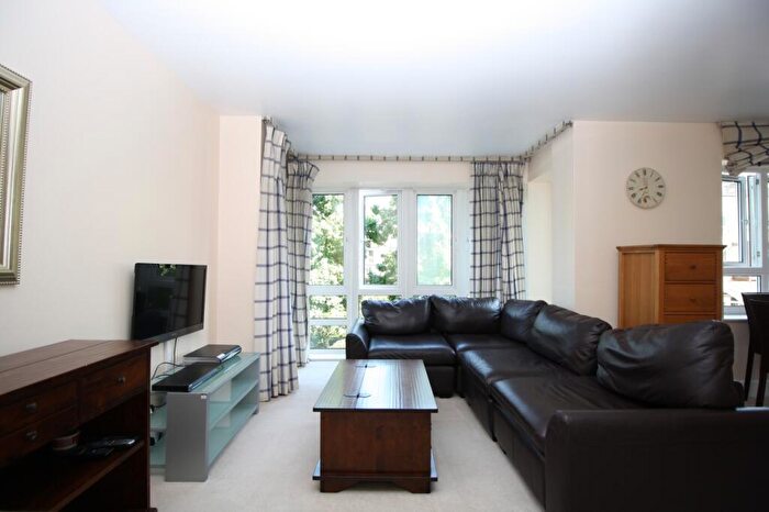 1 Bedroom Flat To Rent In St Davids Square, Docklands, Canary Wharf, London, E14