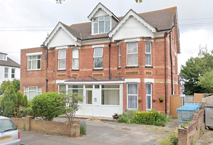 2 Bedroom Flat To Rent In Hawkwood Road, Bournemouth, BH5
