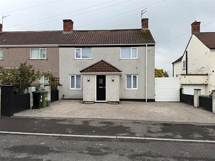 4 Bedroom Semi Detached House To Rent In Callicroft Road, Patchway, Bristol, BS34