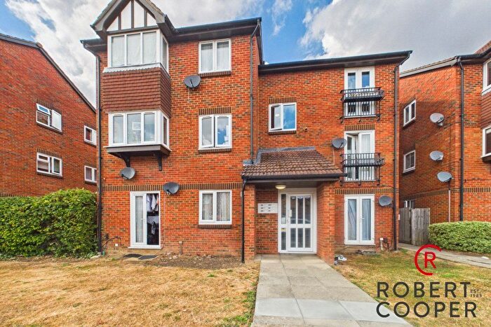 1 Bedroom Flat For Sale In Rabournmead Drive, Northolt, UB5