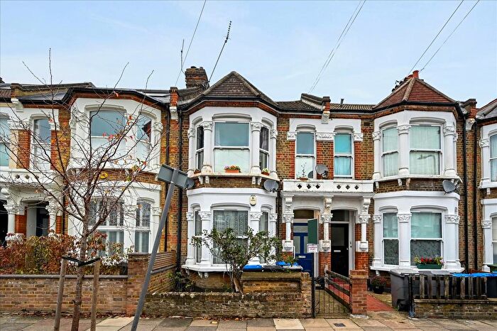 2 Bedroom Flat For Sale In Burrows Road, Kensal Rise, NW10