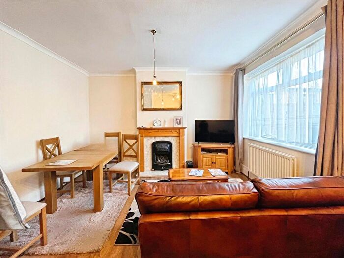 1 Bedroom Terraced House To Rent In Lansdowne Road, Chatham, Kent, ME4