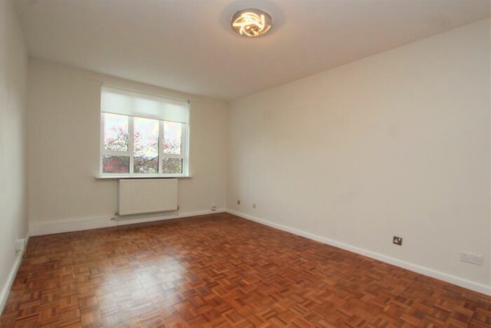 1 Bedroom Apartment To Rent In Buckingham Lodge, Muswell Hill, London, N10
