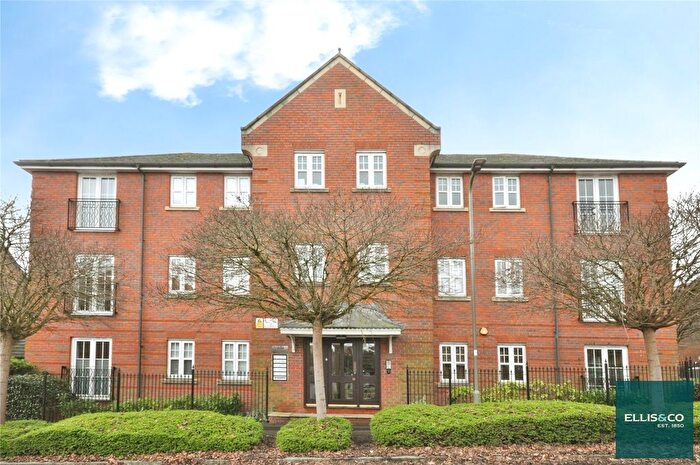 2 Bedroom Flat To Rent In Seaton Square, Mill Hill East, NW7