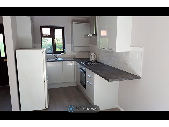 1 Bedroom Flat To Rent In Britten Close, Elstree, Borehamwood, WD6